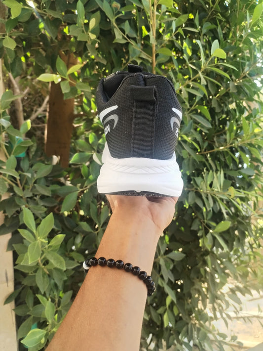 Nik Running Black