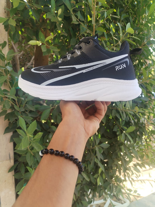 Nik Running Black