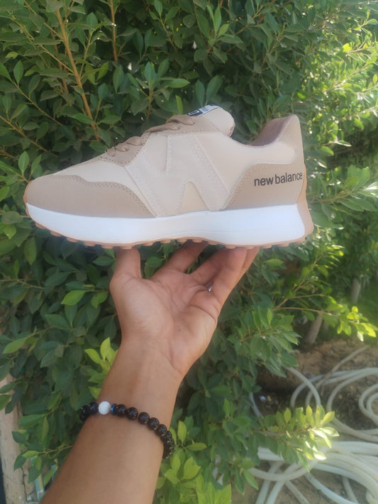 Contrasting Accent Sneakers Women